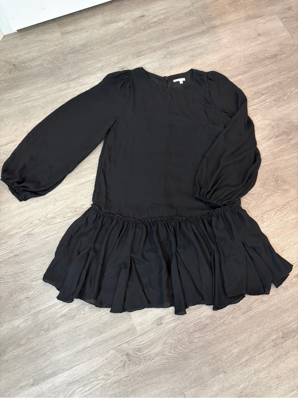 Gianni Bini Black Long-Sleeve Ruffle Hem Dress size small ptp 19 length 35